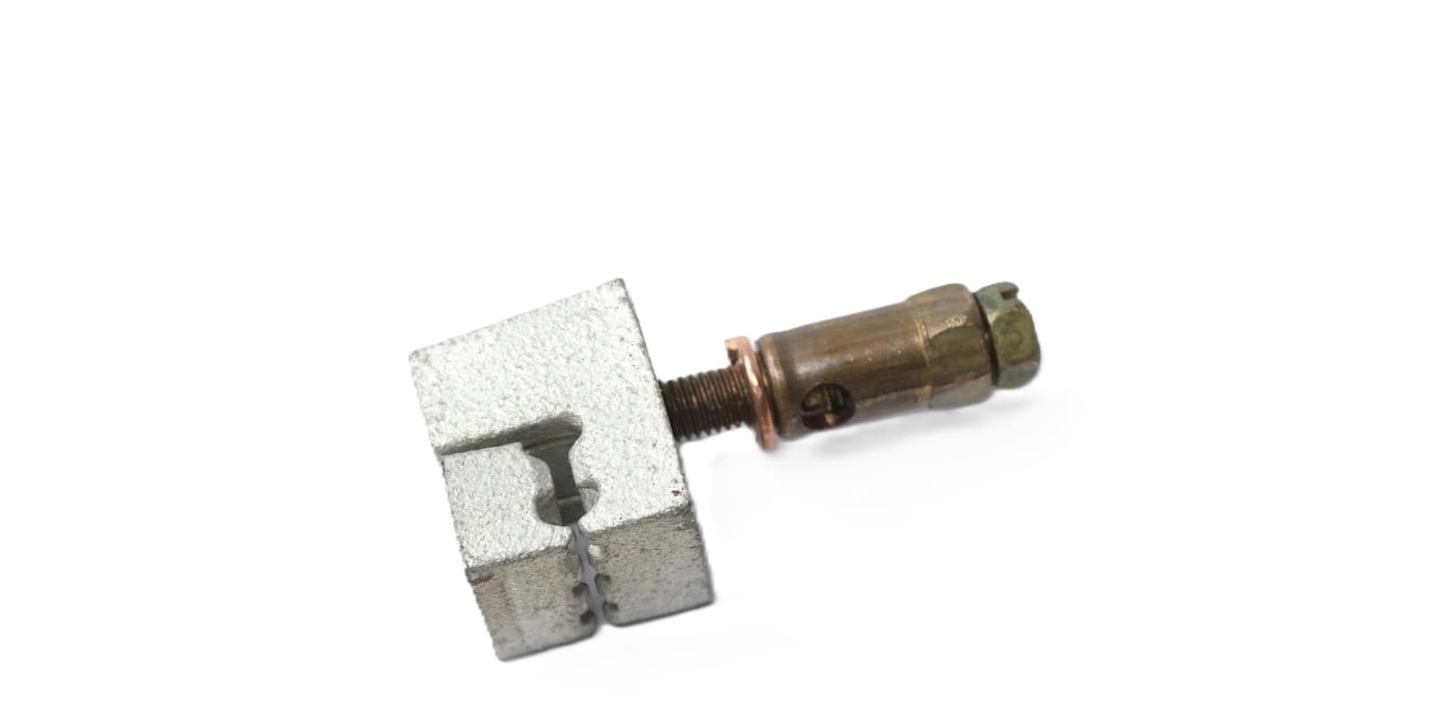 Hubbell EM-4015-SWB - Clamp Trailer I-beam With Plain Round Ground Wire Hole To Accept #6-#10 Awg Ul Listed  Bag/5