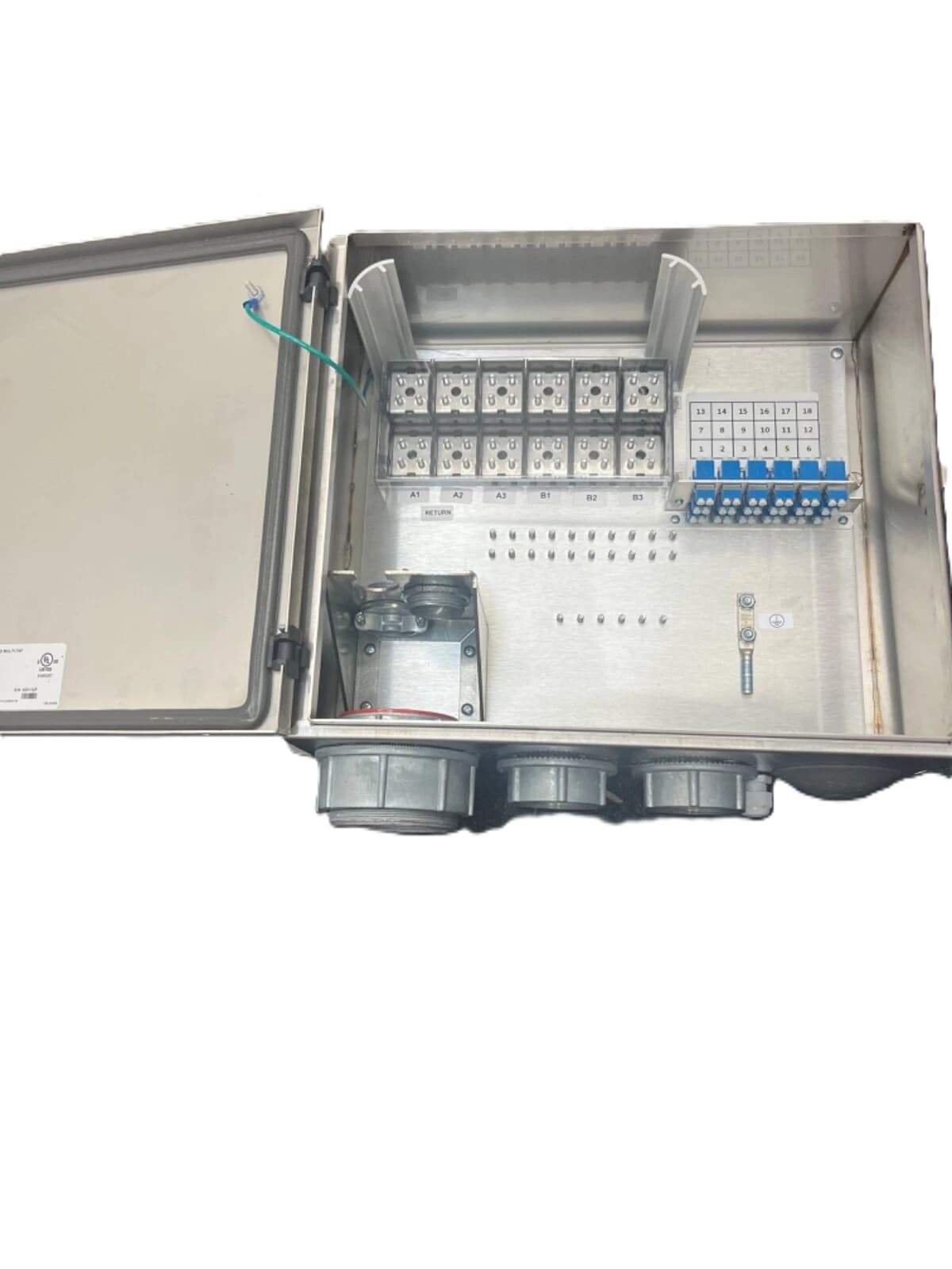 Raycap FC12-PC6-10E-SS - Raycap, Fc12-pc6-10e-ss, Central Connection For 12 Fiber Connection And 6 Power Connection For Installation On Rooftops When Base Station Is At Base Of Building. Stainless Steel Enclosure Intended For Coastal Regions.,, Central Connection For 12 Fiber Connection And 6 Power Connection For Installation On Rooftops When Base Station Is At Base Of Building. Stainless Steel Enclosure Intended For Coastal Regions