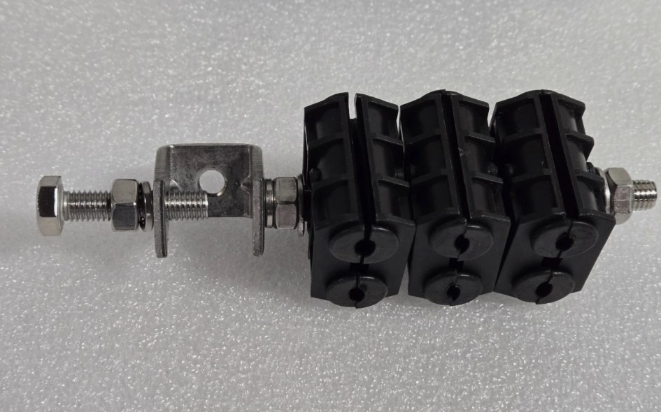 5-units min. Maxdao Dual Feeder Clamp For 4.0-7.0 Cable 6 Way - SI-1231-0