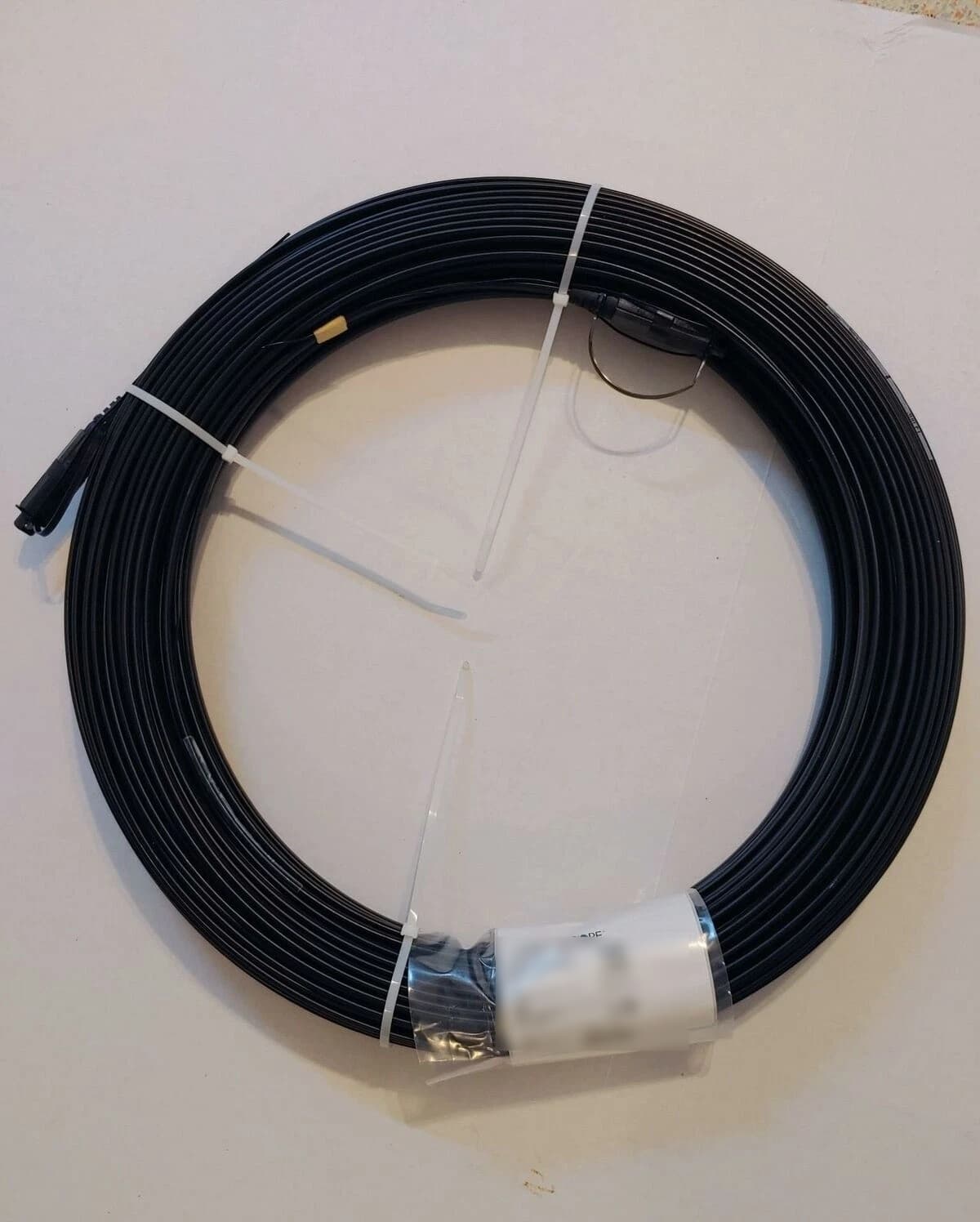 CommScope FHD-MM1D-0450F - Sc/apc To Sc/apc With Pulling Sock Short Boot Drop Cbl 1 Rbr Fiber Buried Flat Drop Universal Toneable 450ft
